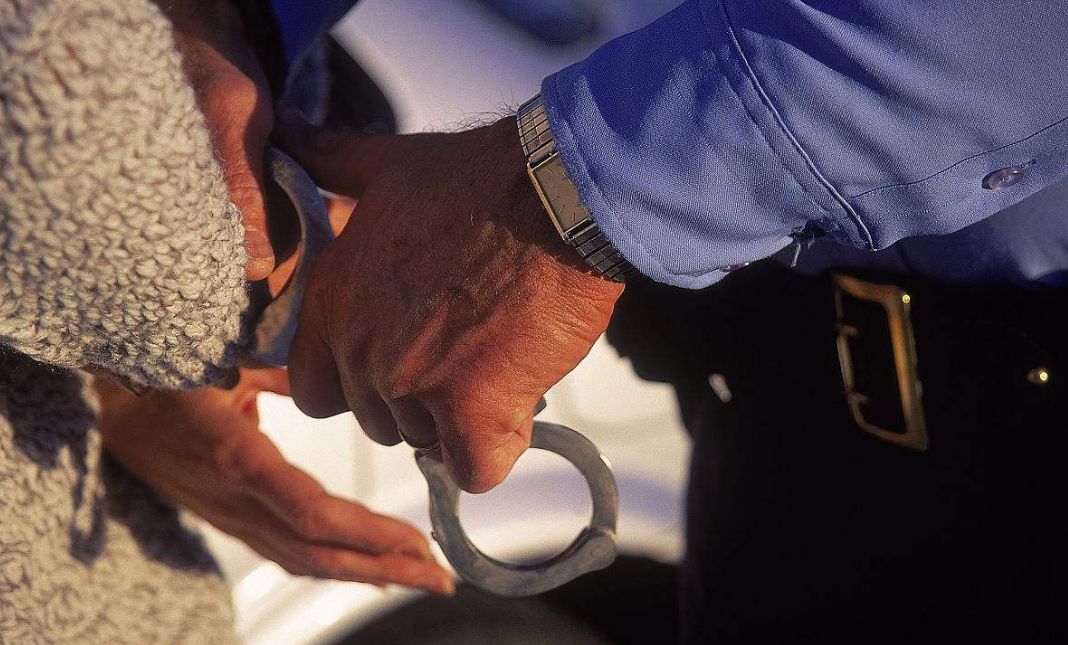 出轨丈夫离婚分走前妻父母房产_丈夫出轨了_出轨丈夫给妻子的保证书怎么写