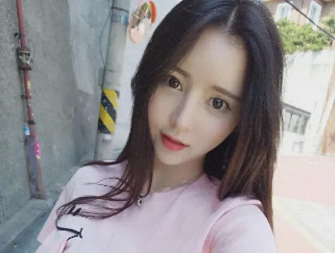 出轨女性脸部特征_出轨女性_梦到自己出轨女性